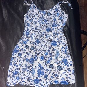 size 6, h&m floral romper